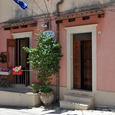 Il Giardino Di Pietra Bed and Breakfast Noto Eksteriør billede