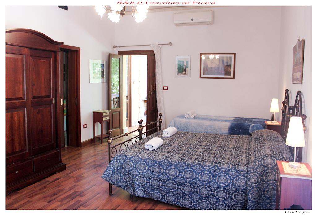 Il Giardino Di Pietra Bed and Breakfast Noto Værelse billede