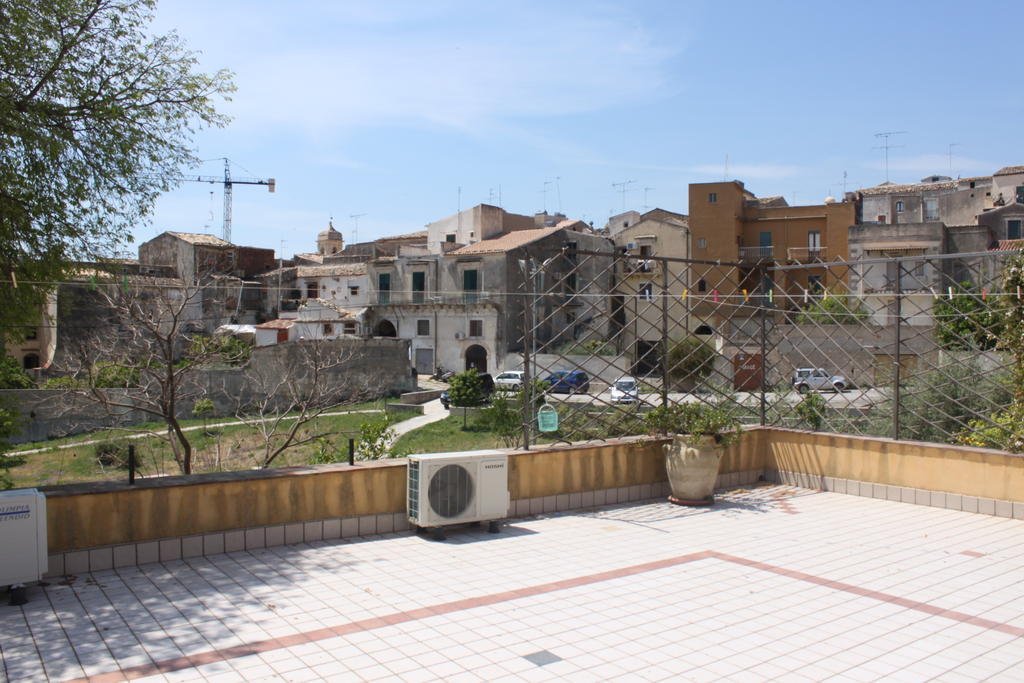 Il Giardino Di Pietra Bed and Breakfast Noto Eksteriør billede
