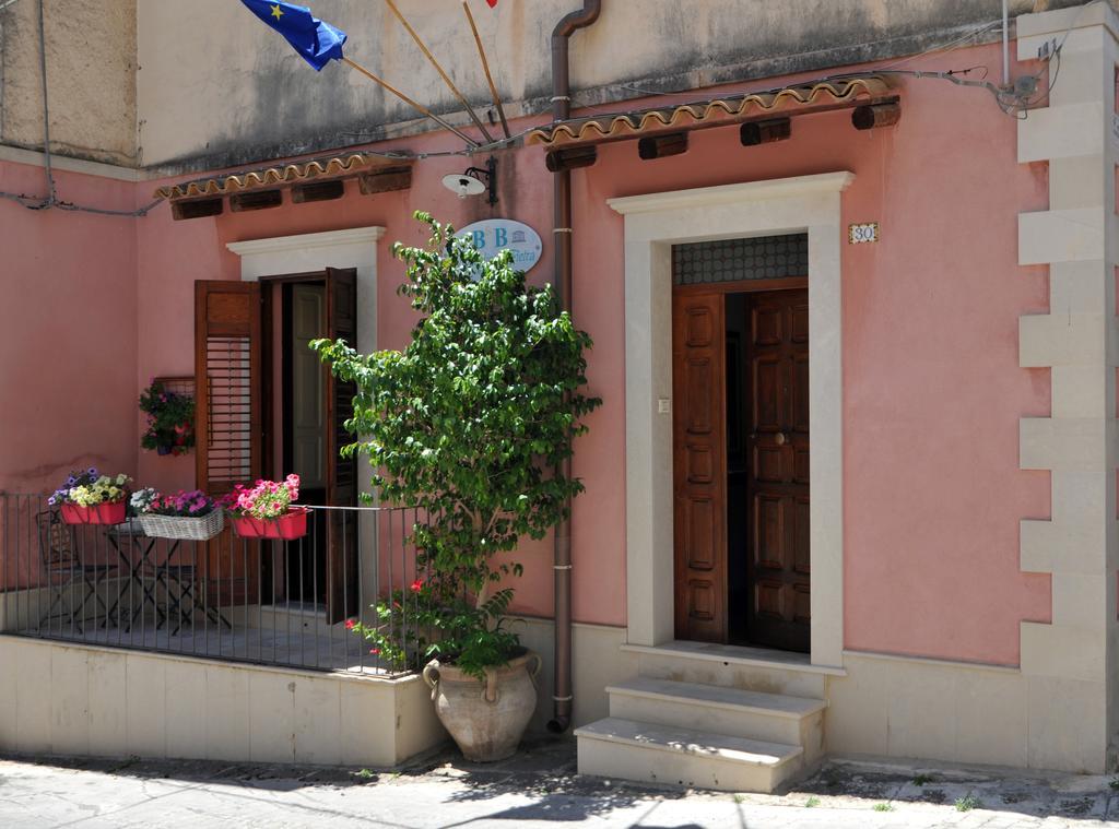 Il Giardino Di Pietra Bed and Breakfast Noto Eksteriør billede