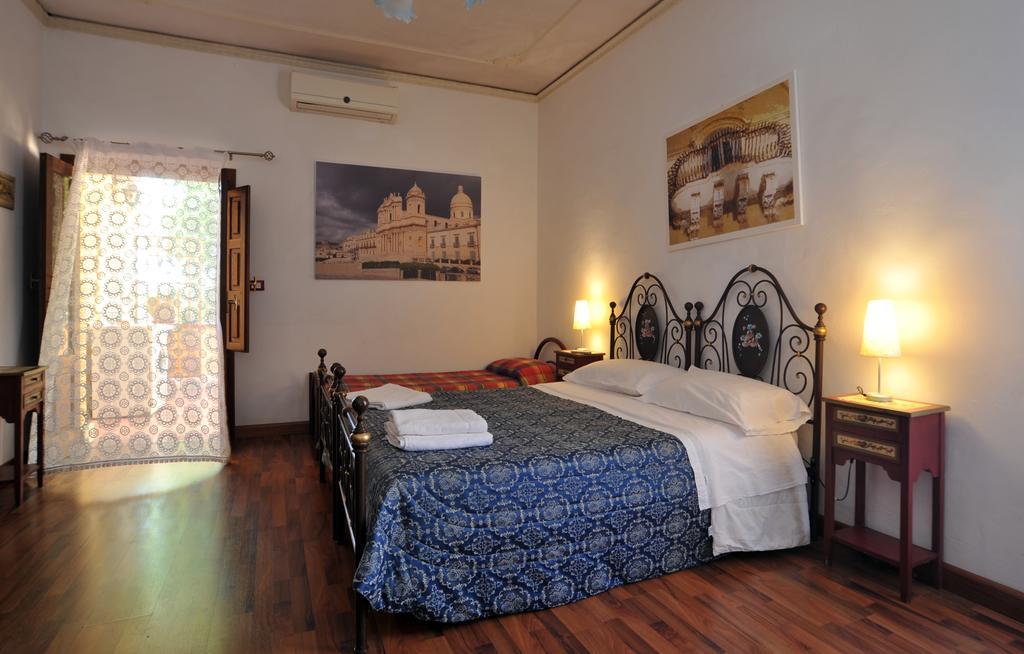 Il Giardino Di Pietra Bed and Breakfast Noto Eksteriør billede